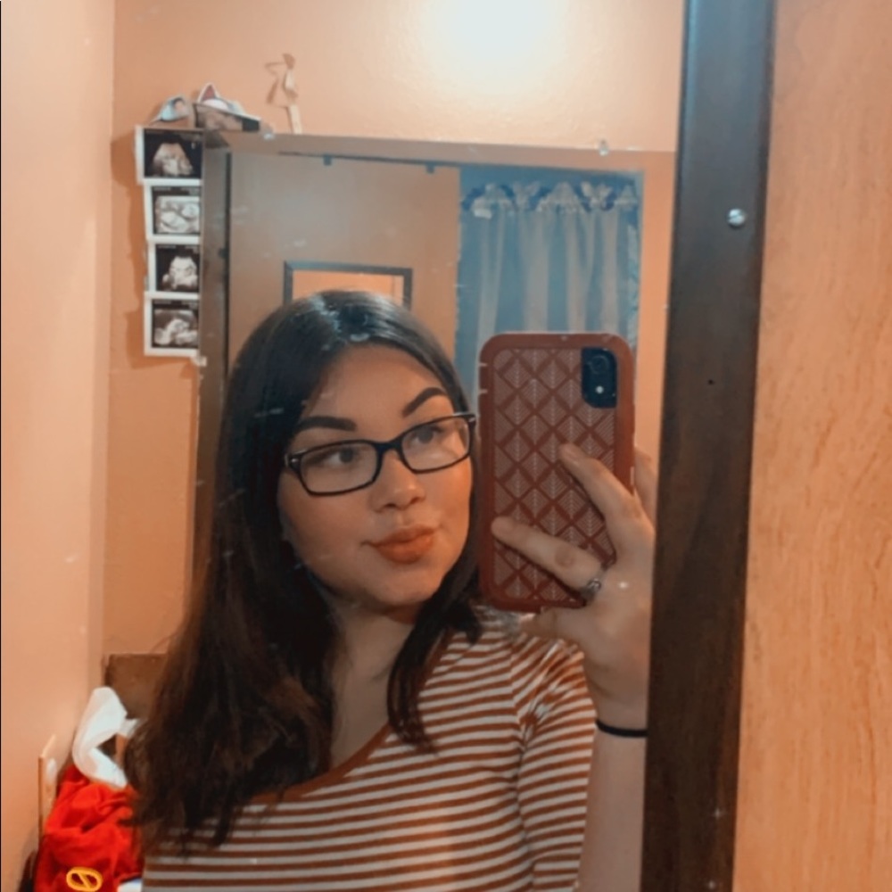 Meet your Posher, Esmeralda